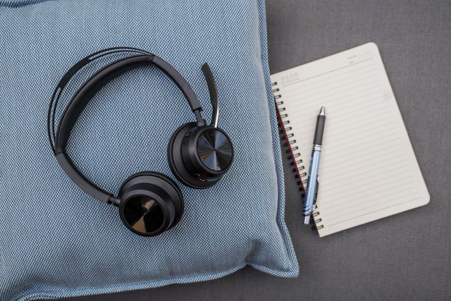 Headset HP POLY Voyager Focus 2 USB-C met oplaadstation