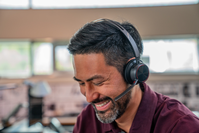 Headset HP POLY Voyager Focus 2 USB-C met oplaadstation