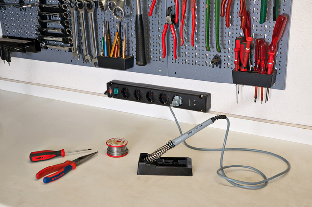 Stekkerdoos Brennenstuhl Bremounta 5vdig incl 2 USB 3m zwart