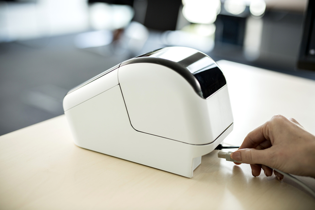 Labelprinter Brother DK QL-810Wc desktop 62mm wit