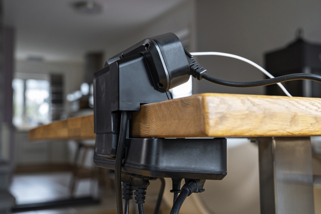 Stekkerdoos Brennenstuhl bureau Estilo 10vdig incl 1 USB C, 1 USB A, 2m zi/zw
