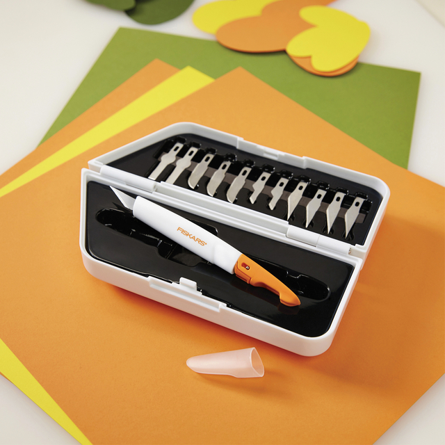 Precisiemes Fiskars Medium Duty set à 12 mesbladen wit
