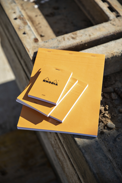 Schrijfblok Rhodia A4 lijn 80 vel 80gr oranje