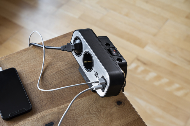 Stekkerdoos Brennenstuhl bureau Estilo 10vdig incl 1 USB C, 1 USB A, 2m zi/zw