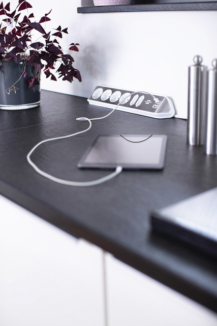 Stekkerdoos Brennenstuhl bureau Estilo 6vdig incl 2 USB 2m wit/zilver